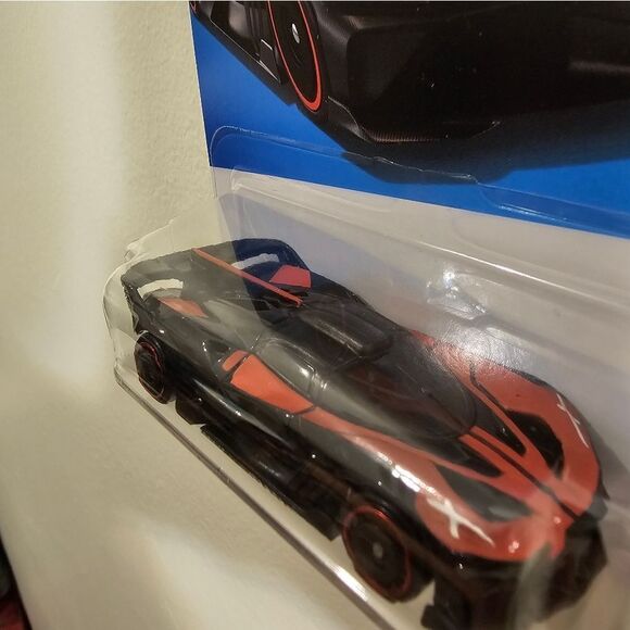 HotWheels Red Bugatti Bolide HW Exotics - Picture 5 of 7